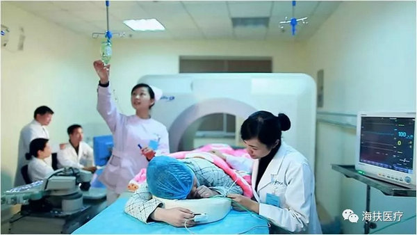 [智博會]VR體驗(yàn)不開刀智能化手術(shù)，讓你過一把主刀醫(yī)生的癮