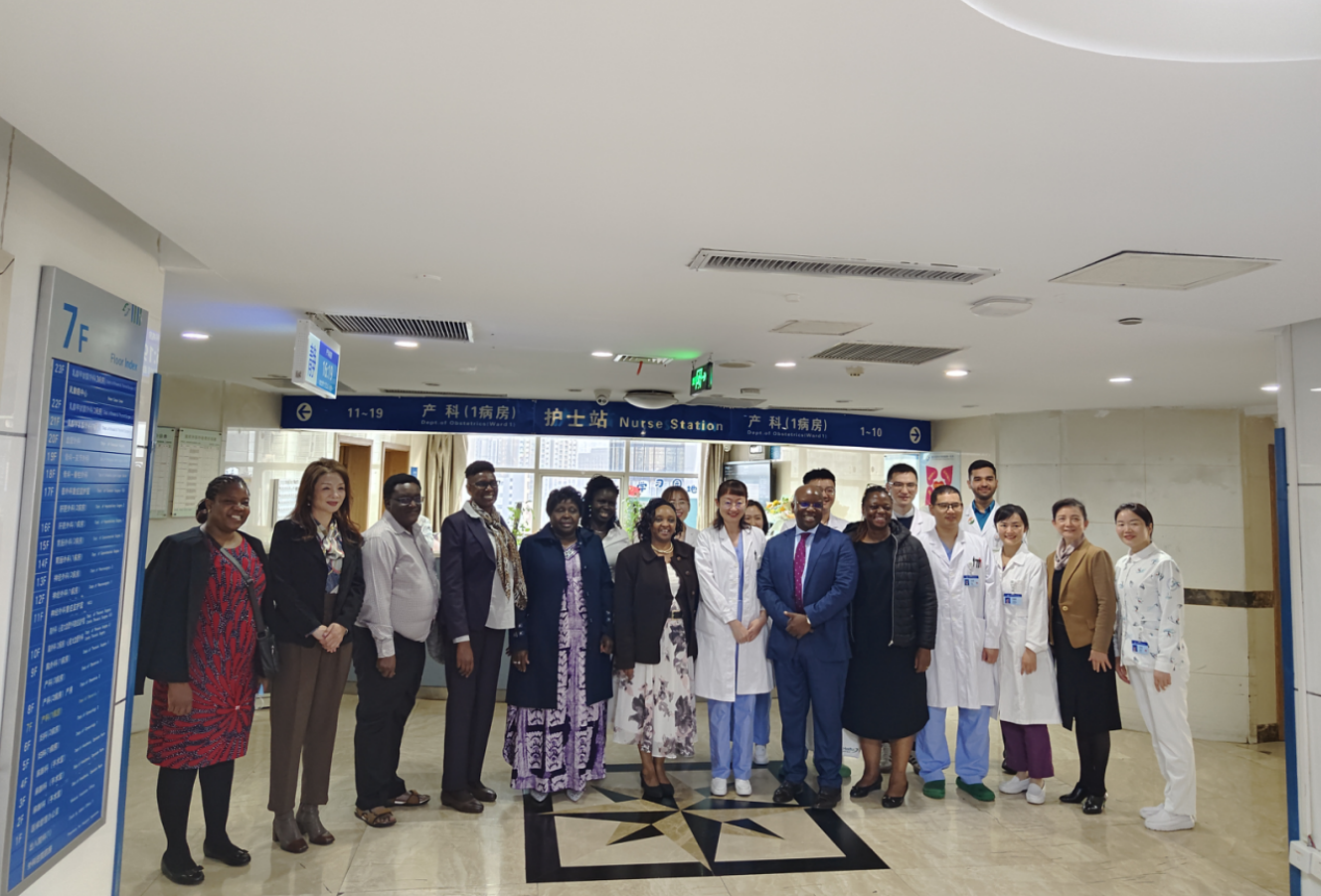 國際婦產科聯盟(FIGO)主席Kihara教授及肯尼亞Kenyatta國家醫院考察團一行到訪海扶醫療進行學術訪問